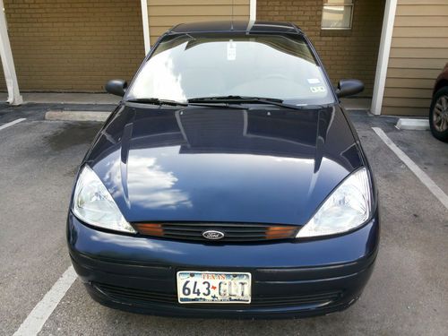 2002 ford focus se sedan 4-door 2.0l