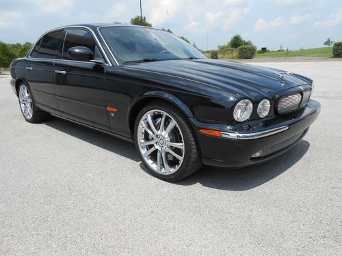 2004 jaguar xjr sedan 4-door supercharged 4.2l black on black with chrome wheels