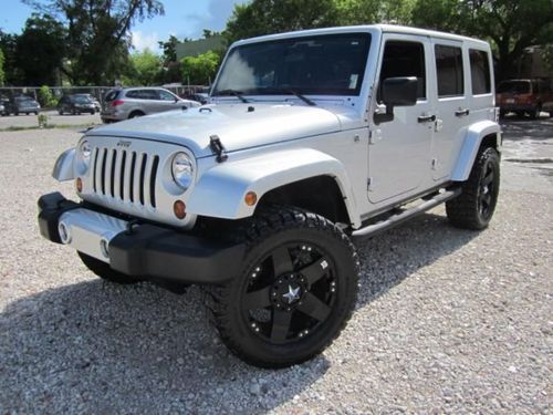 Rockstar edition 2.5" rubicon lift, 20" rims, 33" mickey thompson tires