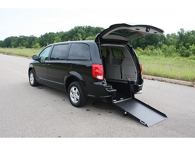 13 dodge grand caravan handicap accessible wheelchair van rear entry manual ramp