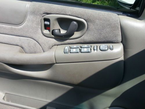 1998 Chevrolet Blazer LS Sport Utility 4-Door 4.3L NO RESERVE!!!!, image 15