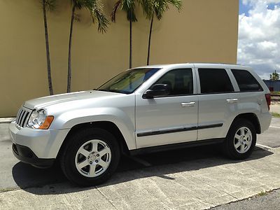 Laredo 4x4 *super clean* low miles - new tires - v6 automatic - clean carfax!