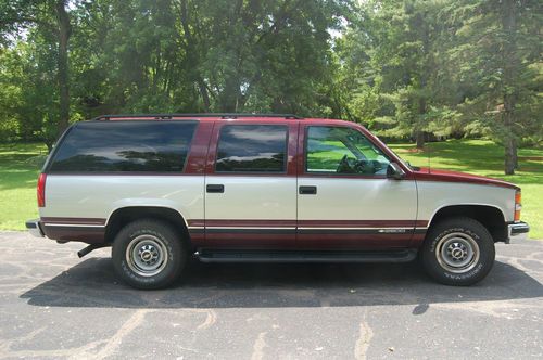 1999 Chevrolet Suburban C2500 36K miles no rust ever, US $8,750.00, image 2
