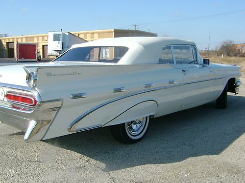 1959 Pontiac Bonneville White Convertible - 389 Tri-Power - Power Top, image 2