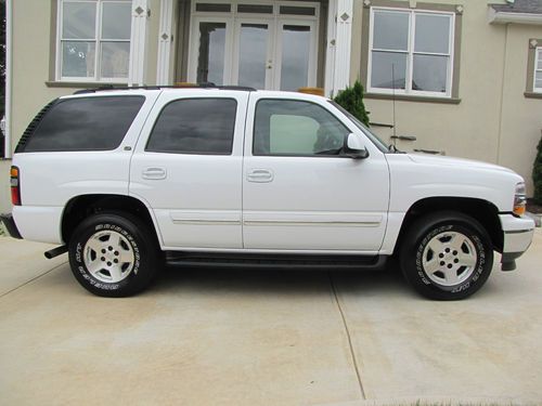 2006 tahoe lt very nice clean carfax. must see.