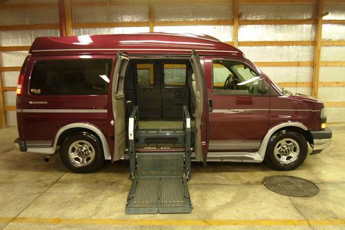 2005 gmc savana wheelchair handicap van high top ricon lift