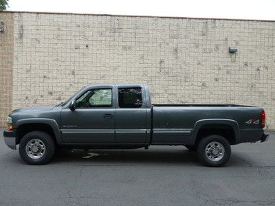 CHEVROLET SILVERADO 2500HD 4X4 5-SPEED MANUAL 65K FREE AUTOCHECK NO RESERVE, image 3