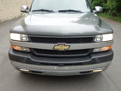 CHEVROLET SILVERADO 2500HD 4X4 5-SPEED MANUAL 65K FREE AUTOCHECK NO RESERVE, image 9
