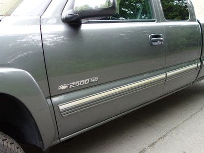 CHEVROLET SILVERADO 2500HD 4X4 5-SPEED MANUAL 65K FREE AUTOCHECK NO RESERVE, image 13