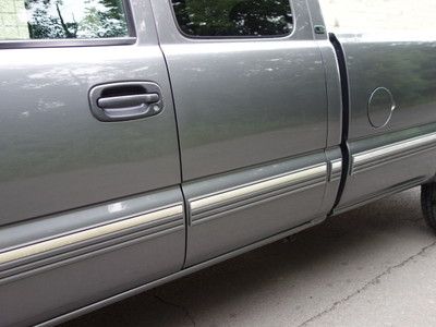 CHEVROLET SILVERADO 2500HD 4X4 5-SPEED MANUAL 65K FREE AUTOCHECK NO RESERVE, image 15