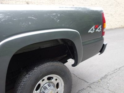 CHEVROLET SILVERADO 2500HD 4X4 5-SPEED MANUAL 65K FREE AUTOCHECK NO RESERVE, image 19