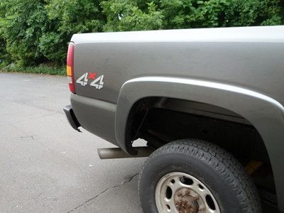 CHEVROLET SILVERADO 2500HD 4X4 5-SPEED MANUAL 65K FREE AUTOCHECK NO RESERVE, image 31