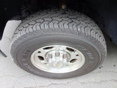 CHEVROLET SILVERADO 2500HD 4X4 5-SPEED MANUAL 65K FREE AUTOCHECK NO RESERVE, image 39