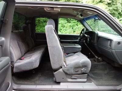 CHEVROLET SILVERADO 2500HD 4X4 5-SPEED MANUAL 65K FREE AUTOCHECK NO RESERVE, image 63