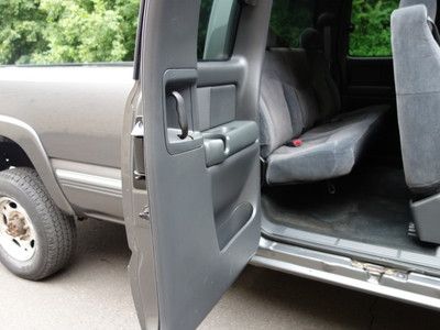 CHEVROLET SILVERADO 2500HD 4X4 5-SPEED MANUAL 65K FREE AUTOCHECK NO RESERVE, image 64