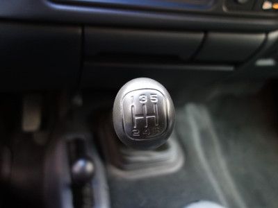 CHEVROLET SILVERADO 2500HD 4X4 5-SPEED MANUAL 65K FREE AUTOCHECK NO RESERVE, image 79