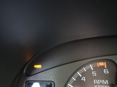 CHEVROLET SILVERADO 2500HD 4X4 5-SPEED MANUAL 65K FREE AUTOCHECK NO RESERVE, image 85