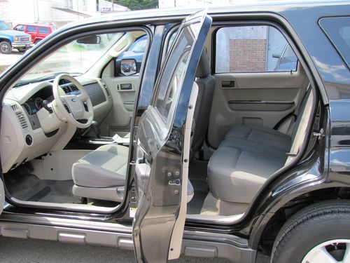 FORD ESCAPE SPORT UTILITY 4 DOOR SUV!!! ONE OWNER!!! 4 CYLINDER GAS SAVER!!!, image 12