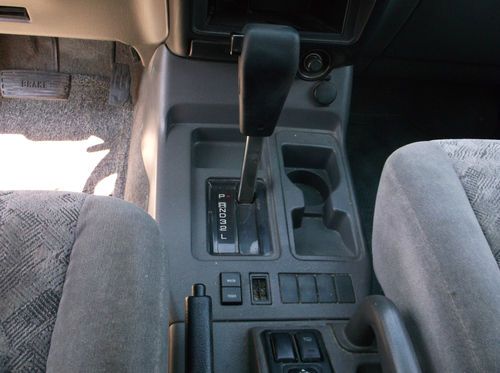 2002 Isuzu Trooper, NO RESERVE, image 4