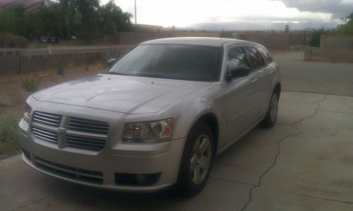 2008 dodge magnum sxt wagon 4-door 3.5l