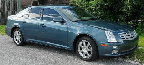 Mint condition 2006 cadillac sts ~ grey ~  fully loaded ~ 68,000 miles