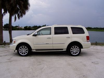 Limited 4x4 suv cd 5.7 hemi chrome wheels 7 passenger navigation rear ent camera