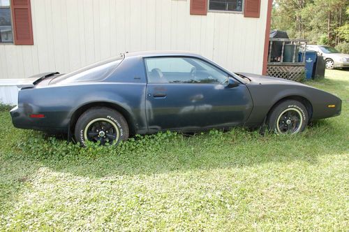 1982 pontiac firebird s/e coupe 2-door 5.0l