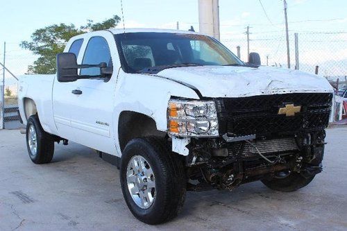 2011 chevrolet silverado 2500hd 4wd salvage repairale rebuilder only 32k miles!!