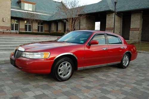 1998 lincoln town car signature series sunroof leather one owner clean