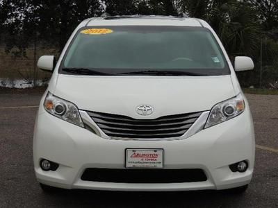 2011 toyota sienna xle premium pkg. dual view dvd nav  tow prep pkg