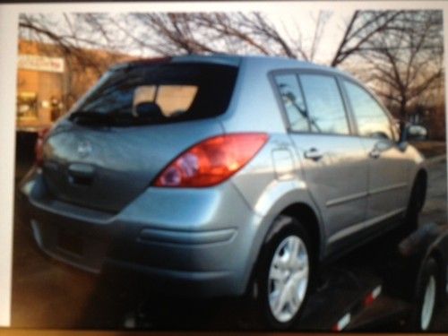 Wrecked 2010 nissan versa sl hatchback only 8k miles