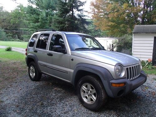 2002 jeep liberty sport sport utility  3.7l 4x4 please read no reserve cheap!