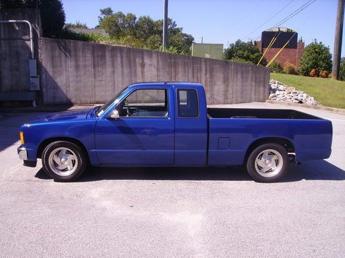 1984 custom chevy s-10 extended cabtruck lt1 corvette engine 5 speed trans.