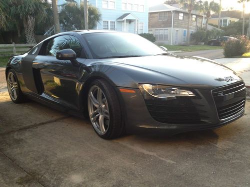 2008 audi r8 base coupe 2-door 4.2l.  no reserve!!