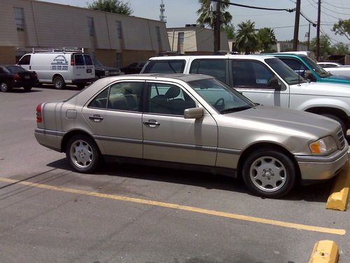 1995 mercedes-benz c280 base sedan 4-door 2.8l.  169,040 miles.  blue title.