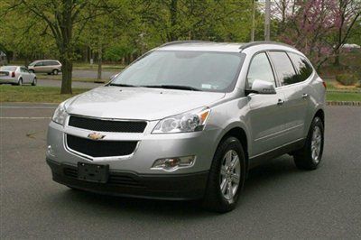 2012 traverse lt only 27k miles rear park assist free shipping