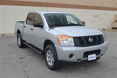 2012 nissan titan crew cab 4x4 5.6l  super low miles like new !!