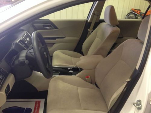 2013 Honda Accord low miles sedan, image 5