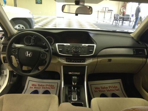 2013 Honda Accord low miles sedan, image 7