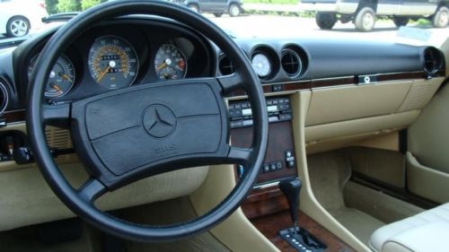 1989 Mercedes-Benz 560SL Base Convertible 2-Door 5.6L, image 8