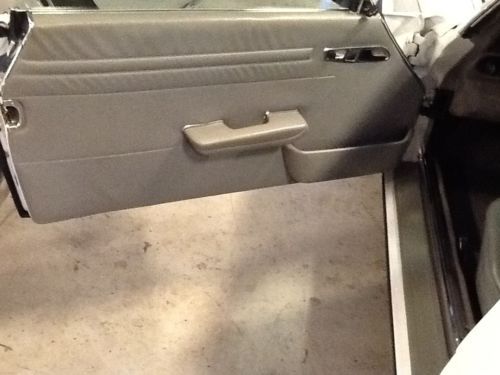 1989 Mercedes-Benz 560SL Base Convertible 2-Door 5.6L, image 13