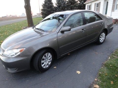 2006 Toyota Camry LE Sedan 4-Door 2.4L, image 11