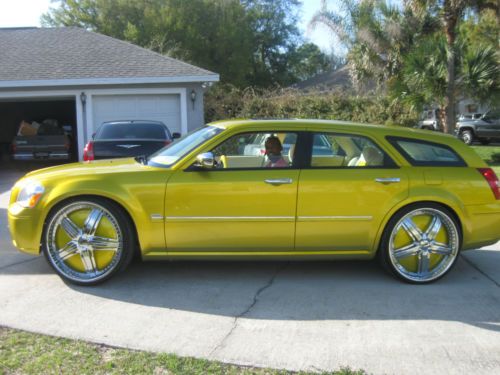 2005 dodge magnum r/t wagon 4-door 5.7l