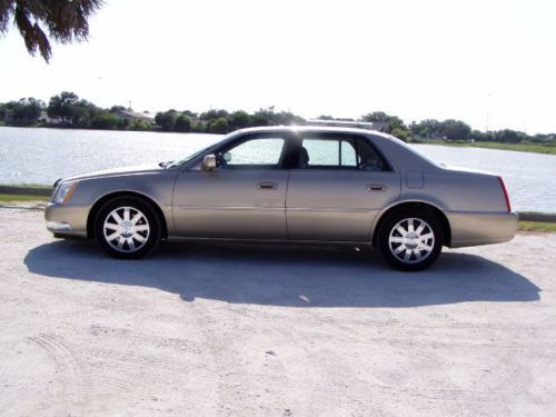 Low miles chrome wheels florida car clean car fax garage kept