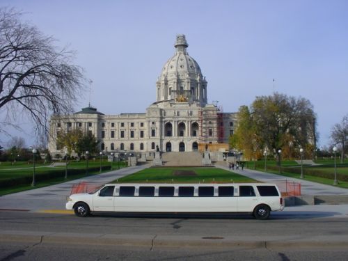 2002 navigator limousine 240 inch stretch, 24 passenger 40 feet long