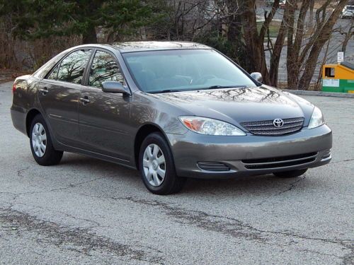 2004 Camry LE 5 speed 83k Serviced & Clean RUNS GREAT no.reserve, image 5