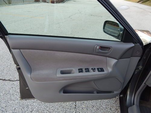 2004 Camry LE 5 speed 83k Serviced & Clean RUNS GREAT no.reserve, image 15