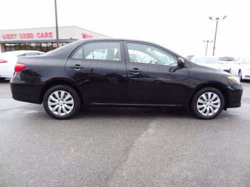 LE 1.8L CD Vehicle Anti-Theft System Auxiliary Pwr Outlet MP3 Player Cloth Seats, image 3