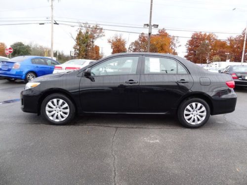 LE 1.8L CD Vehicle Anti-Theft System Auxiliary Pwr Outlet MP3 Player Cloth Seats, image 7