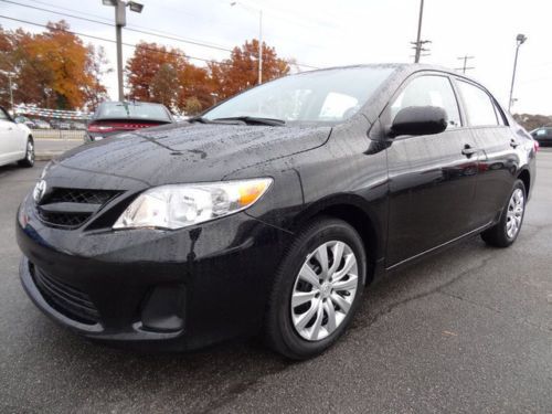 LE 1.8L CD Vehicle Anti-Theft System Auxiliary Pwr Outlet MP3 Player Cloth Seats, image 8